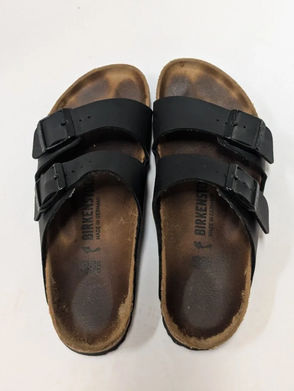 Birkenstock 40 Arizona Birko-Flor Black Cork Footbed Men's 7, Women's 9 Sandals